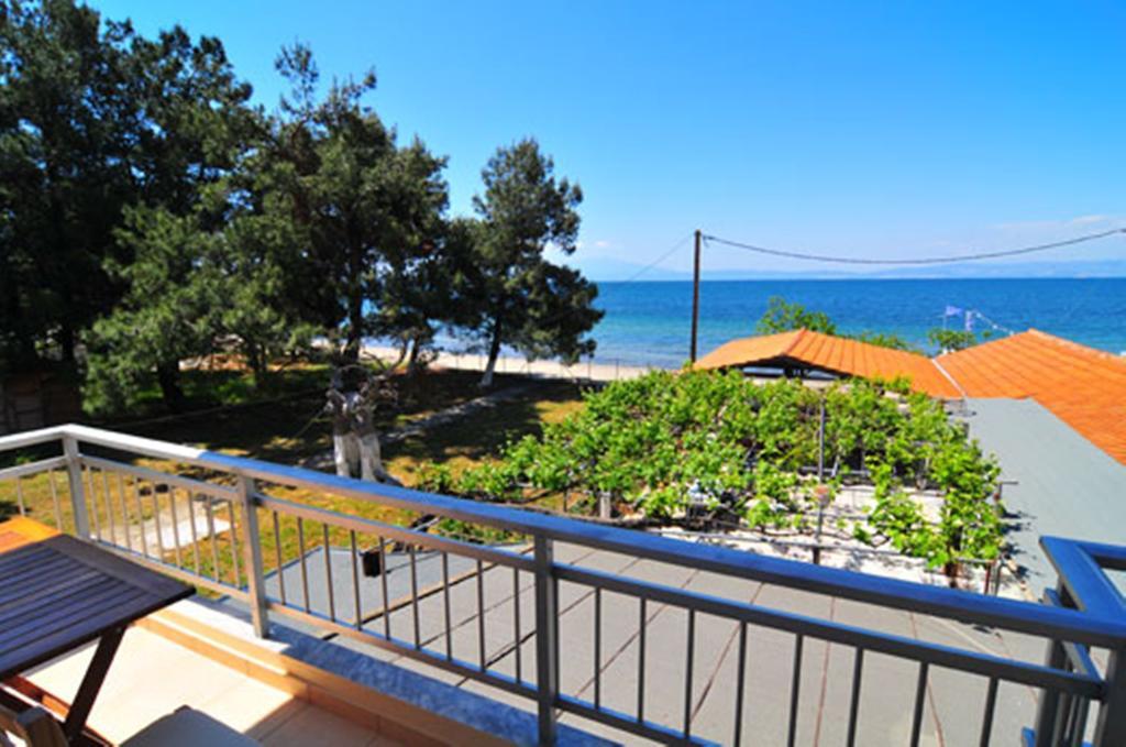 Sikoudis Gorgona Beach Szkála Rahoníu Szoba fotó