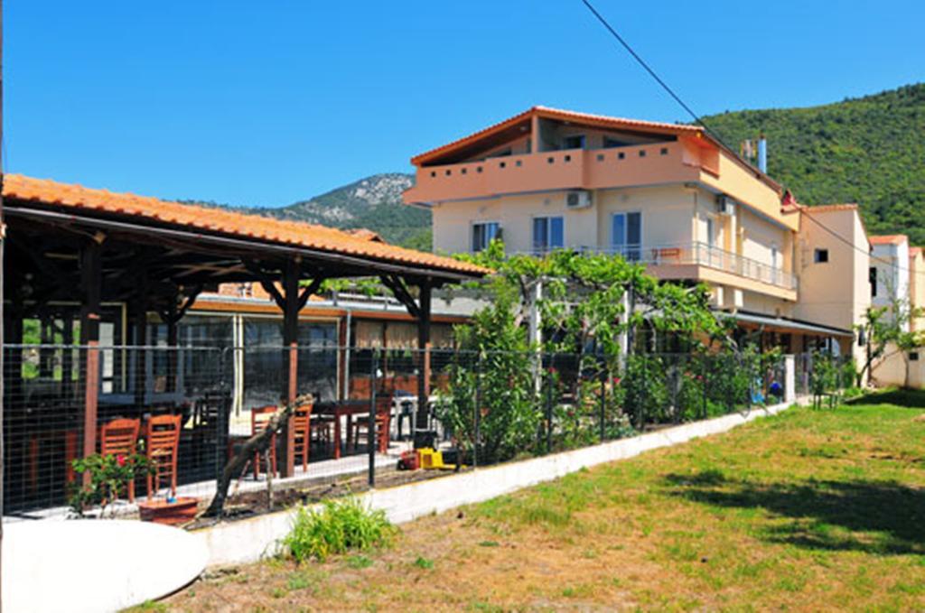 Sikoudis Gorgona Beach Szkála Rahoníu Kültér fotó