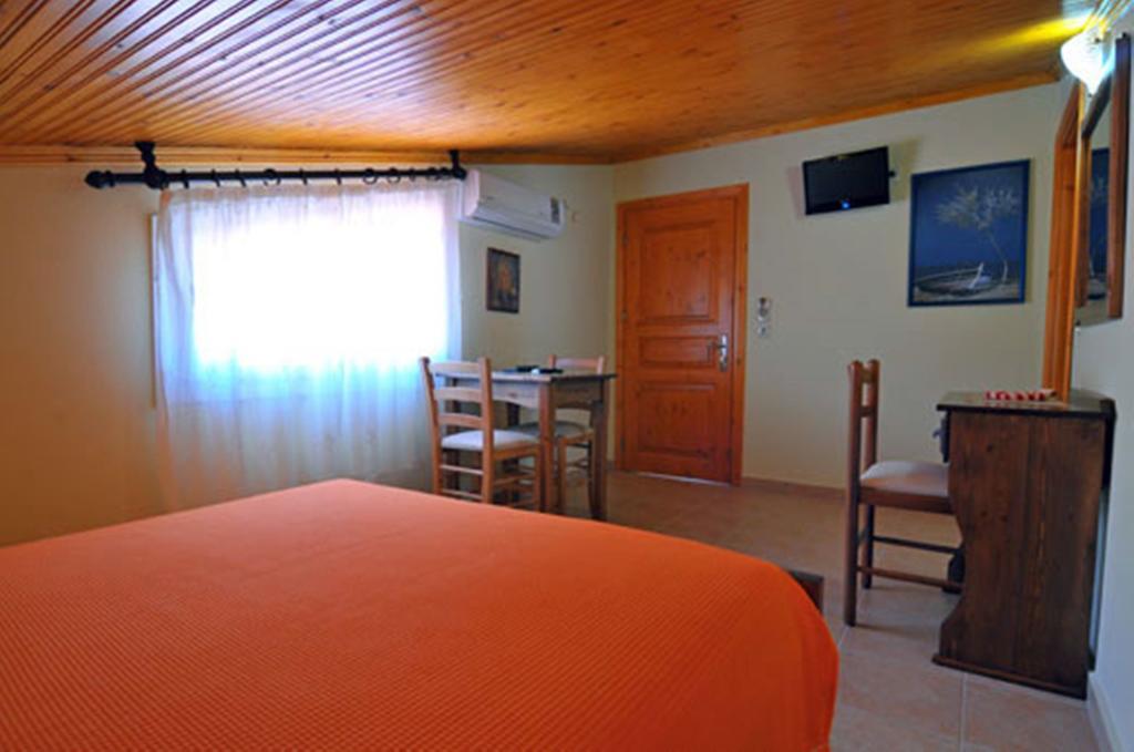 Sikoudis Gorgona Beach Szkála Rahoníu Szoba fotó
